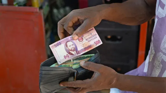 Salários da Função Pública civil angolana ascendem a 245 mil milhões/mês