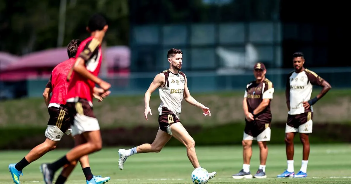 Contratação confirmada, diretoria revolta torcedores e declaração de Craque Neto: as últimas notícias do Flamengo
