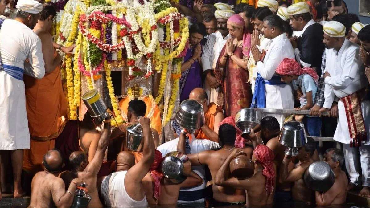 Thousands witness Cauvery Theerthodbhava at Talacauvery