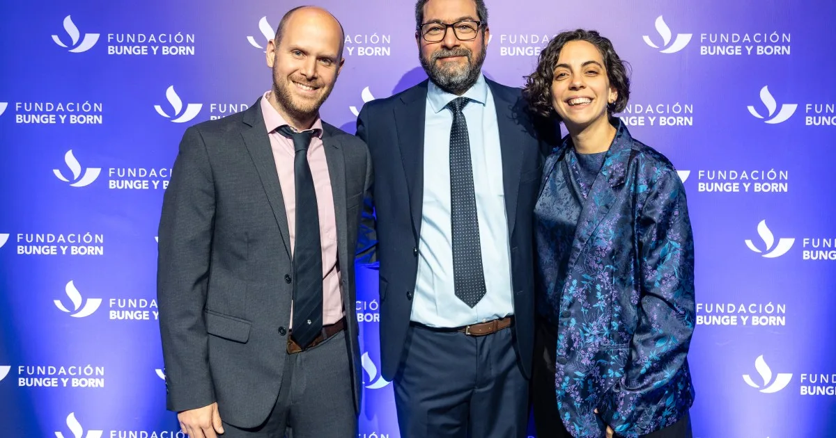 Tres investigadores que muestran hasta dónde puede llegar la química argentina recibieron el premio Bunge y Born