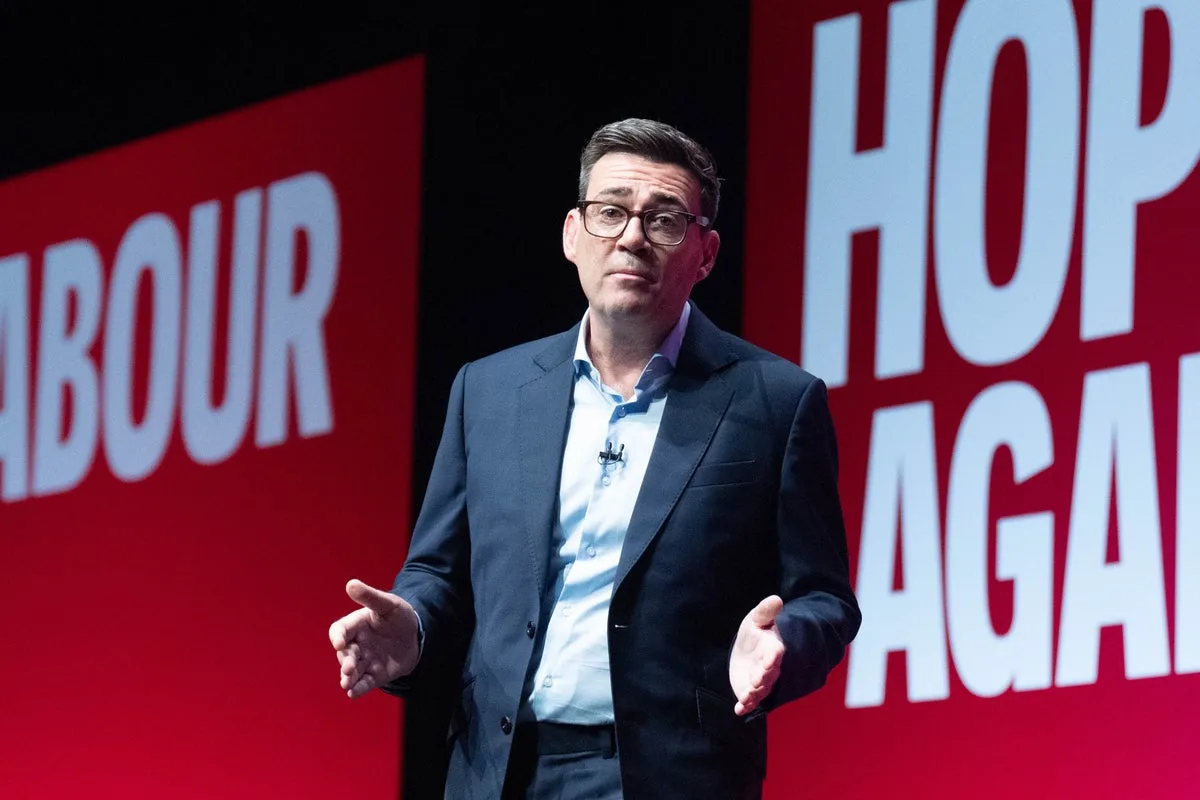 UK poll tracker: Labour holds lead in close race between largest parties – but Tories gain ground