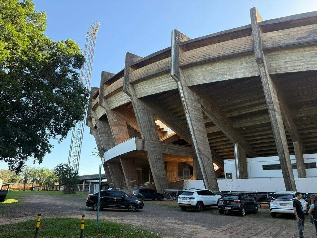 Governo contrata consultoria por R$ 3,8 milhões para concessão do Morenão