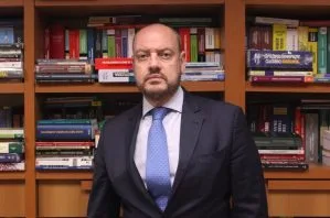 Sob gestão de Couto, RJ já exonerou 6,1 mil cargos comissionados, diz portal