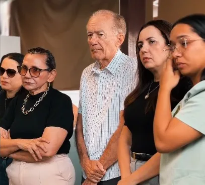 Clínica homenageia vítima de feminicídio com momento de oração