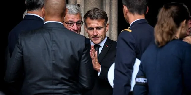 Aux obsèques de François Patriat, Emmanuel Macron rend hommage à un fidèle « grognard » et met en garde Edouard Philippe et Gabriel Attal