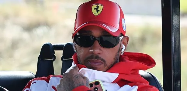 Hamilton usa mídias sociais pela 2ª vez em 3 semanas para afastar polêmicas