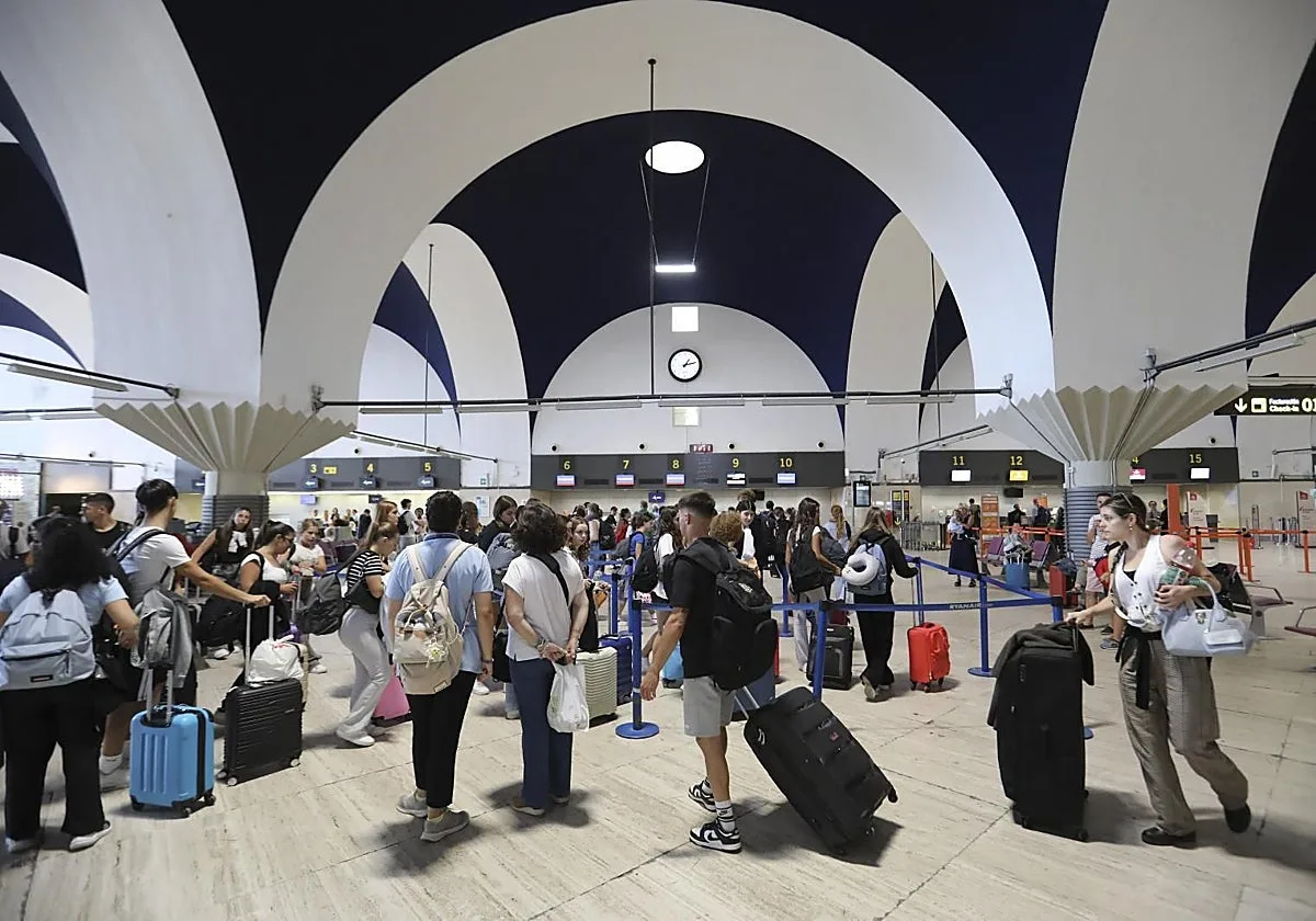 Pillan a un pasajero de Guinea Conakry con kilo y medio de cocaína en su organismo en el aeropuerto de Sevilla