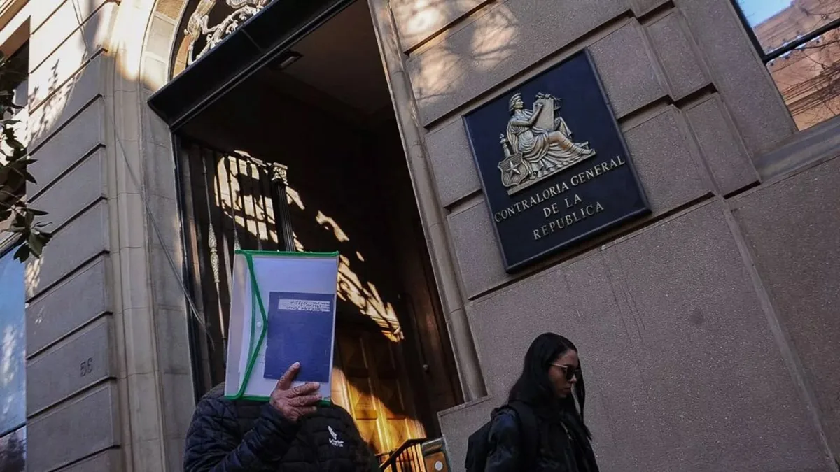 Chile: un informe reveló que 485 estatales siguen recibiendo su sueldo a pesar de estar suspendidos por sumarios