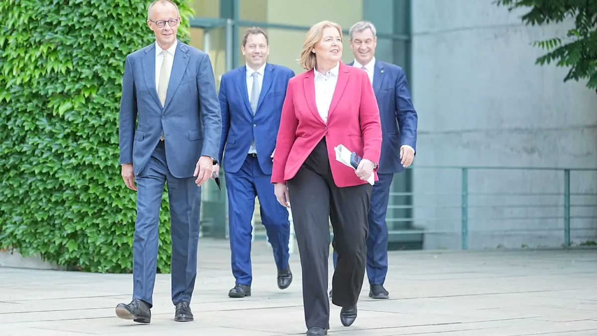 Schock-Umfrage für Friedrich Merz - Deutsche trauen Regierung kaum noch etwas zu