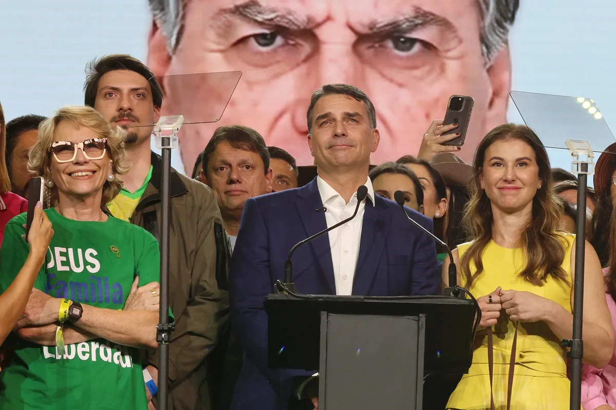 Flávio quer usar IA para agilizar consultas e exames no SUS