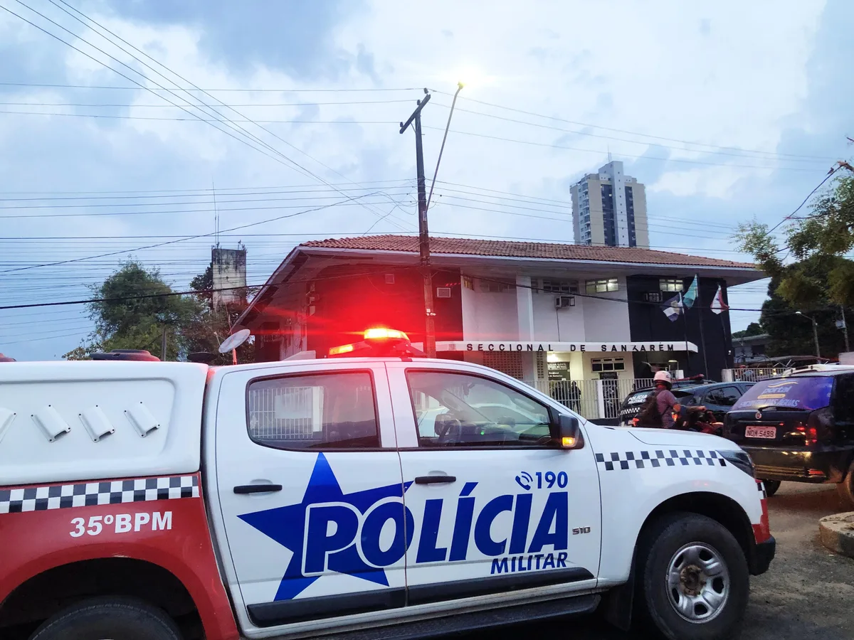 Homem tem cordão de ouro e R$ 700 furtados de casa em Santarém; suspeito não foi localizado