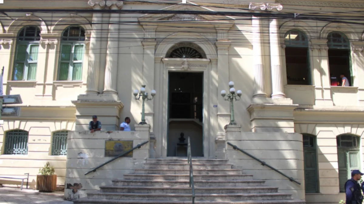 Dia do Servidor Público: ponto facultativo é transferido para 30 de outubro em Teresina