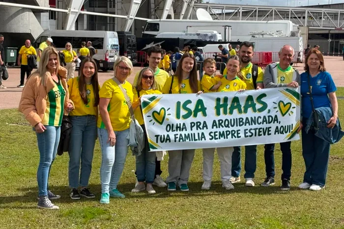 “Não sabia que ia acontecer tão cedo”: Isa Haas emociona a família em estreia histórica da Seleção em Porto Alegre