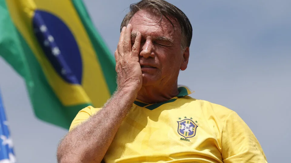 Moraes manda intimar Bolsonaro sobre multa da Receita Federal no caso das joias
