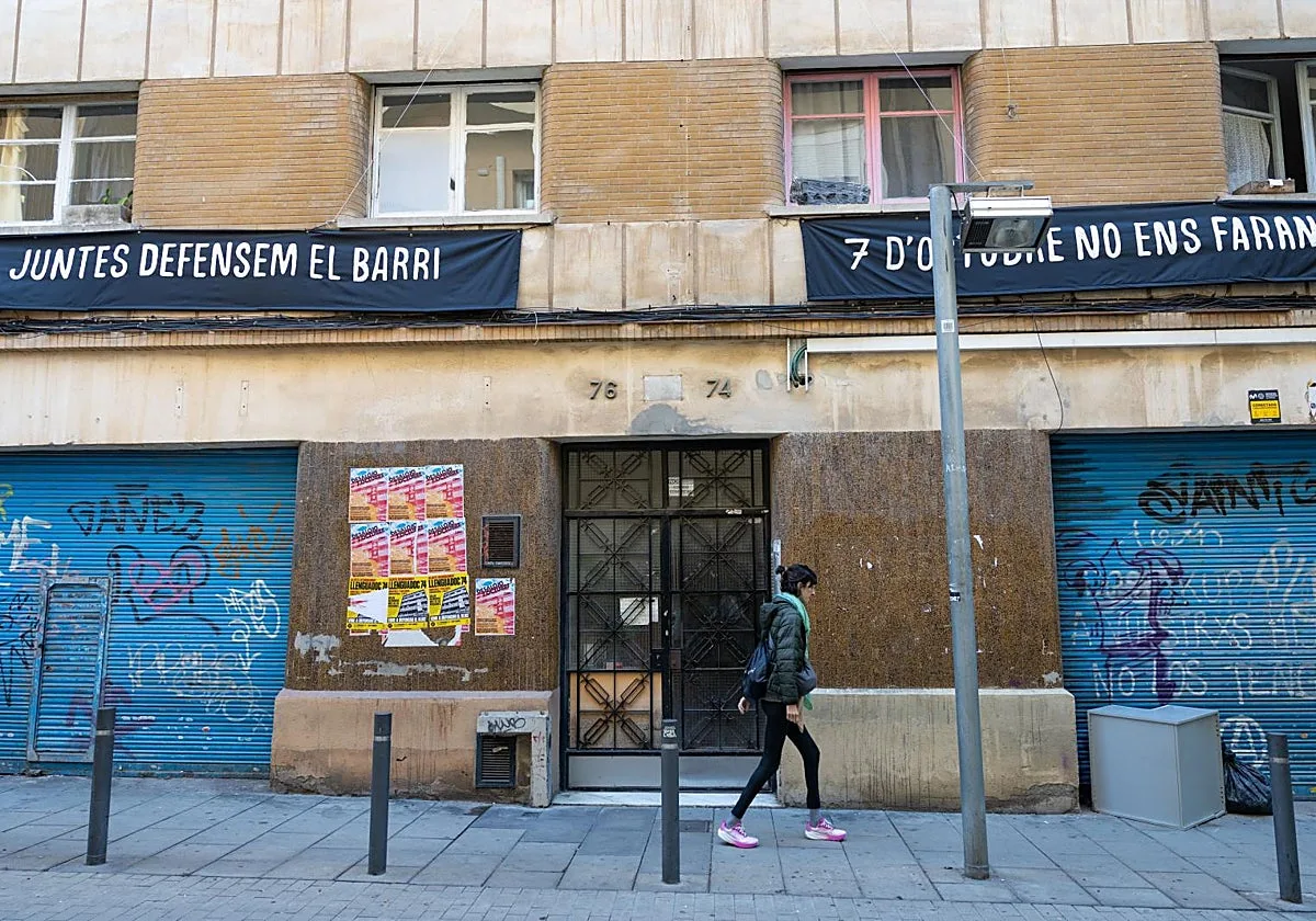 Okupación a cuenta del contribuyente en Barcelona: «Algún día lo vamos a hacer todos así»