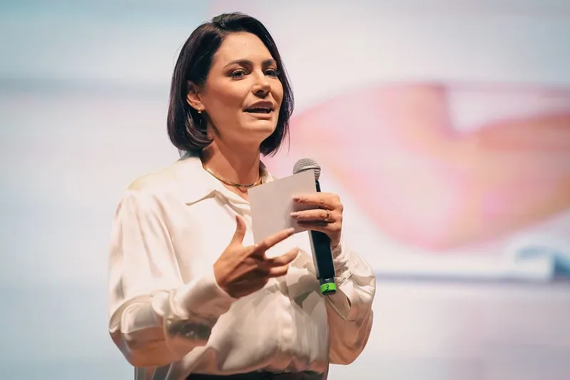 Real Time Big Data: Michelle Bolsonaro aparece à frente nas intenções de voto para o Senado no DF