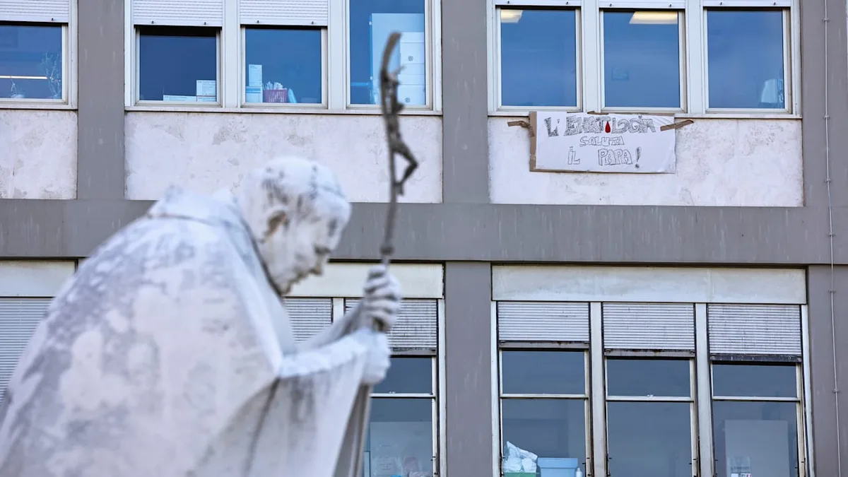 Deutscher Thorax-Chirurg gibt gute Prognose für den Papst - „Gigantische Fortschritte bei Lungenkrebs-Behandlung“