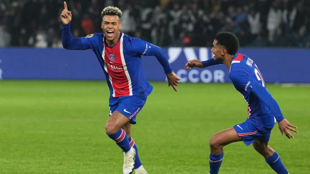 Ligue 1 : le PSG sans concurrence dans un championnat en crise