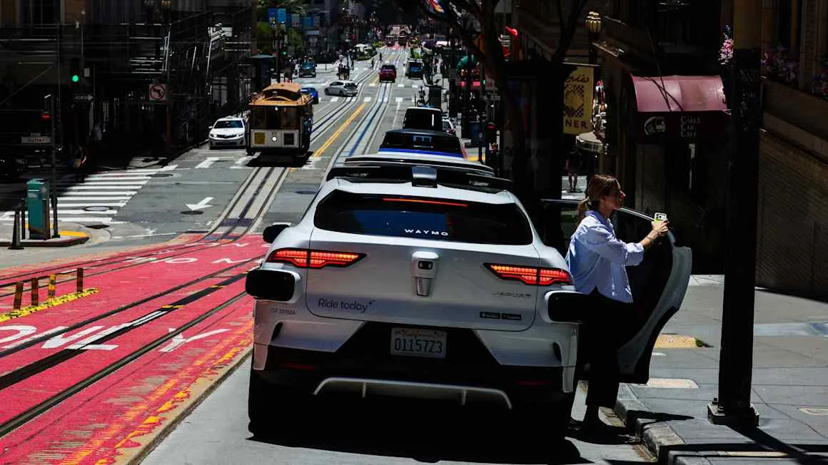 Uber allies with driver unions in bid to slow robotaxi rollout