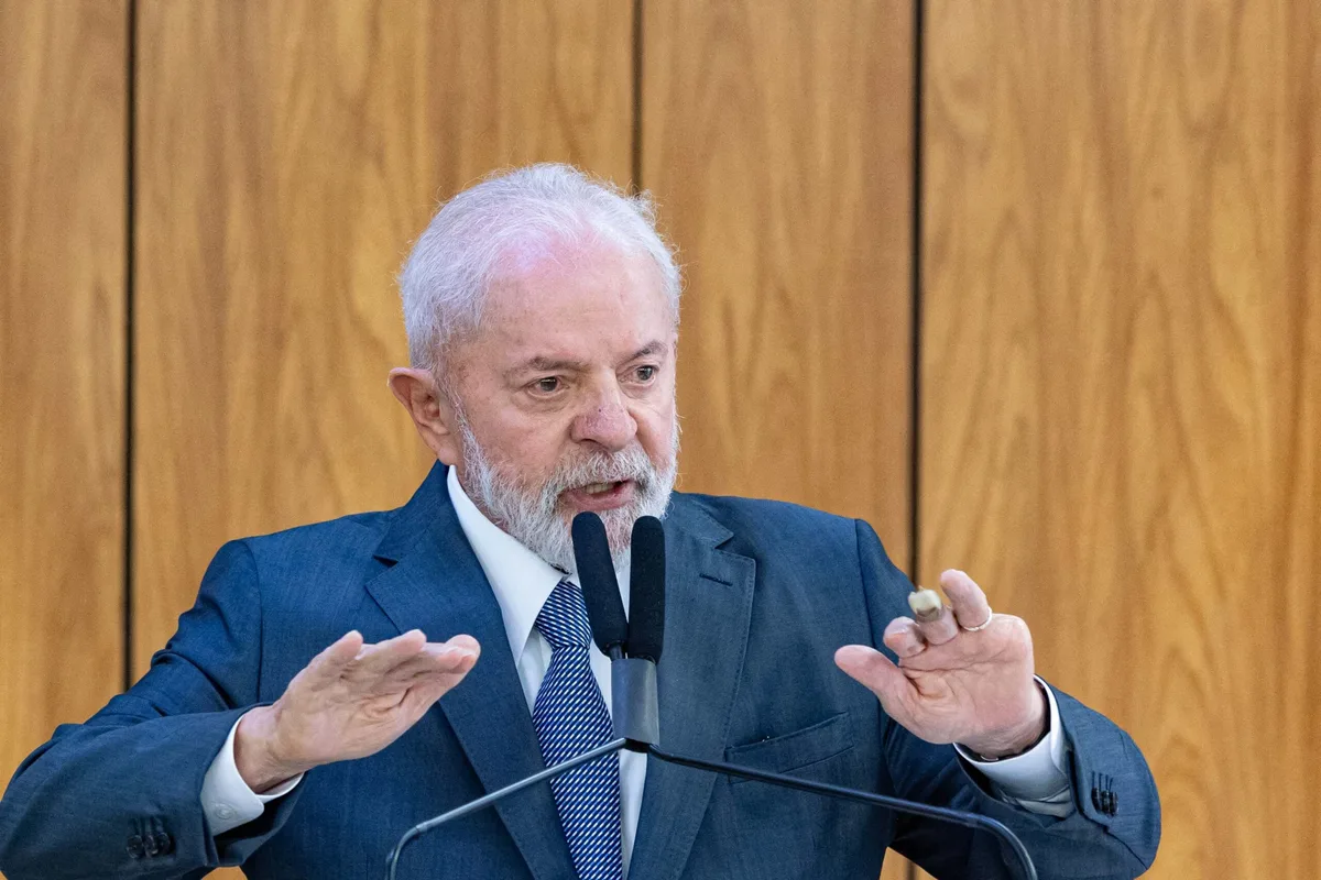Lula assina decretos sobre descarbonização e transição energética