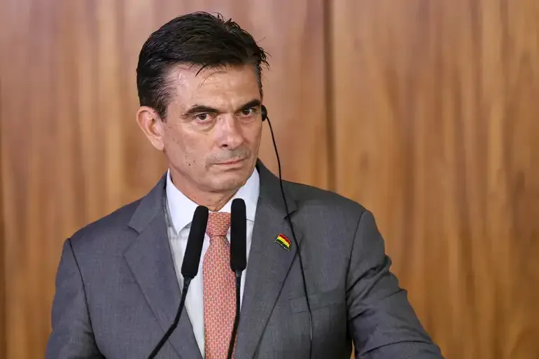 Paz elimina subsídio ao diesel na Bolívia e provoca rechaço de líderes populares