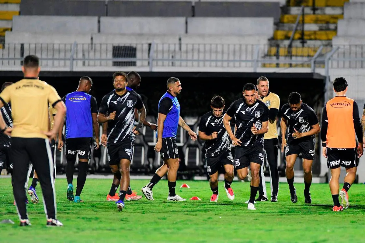 Jogadores da Ponte Preta entram em greve por atraso nos salários