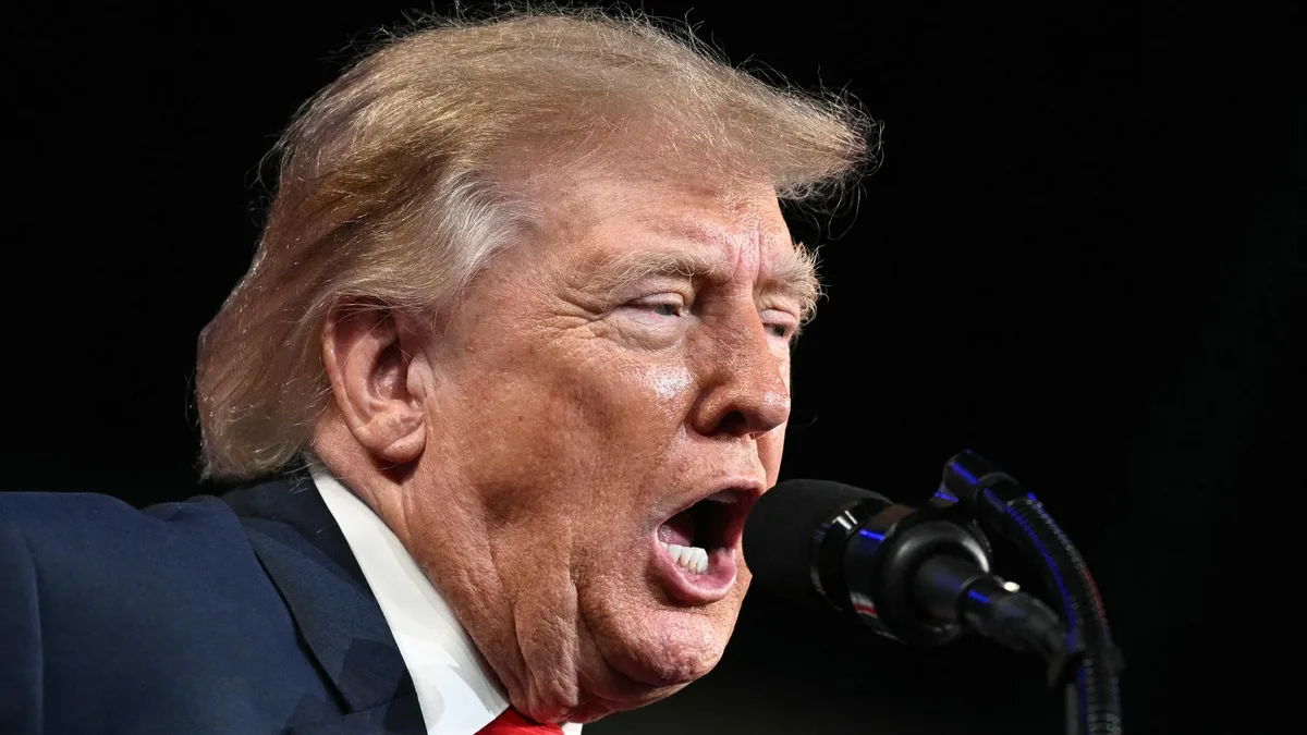 Trump ne pouvait pas faire une remarque plus insultante à son public… qui l’a applaudi quand même