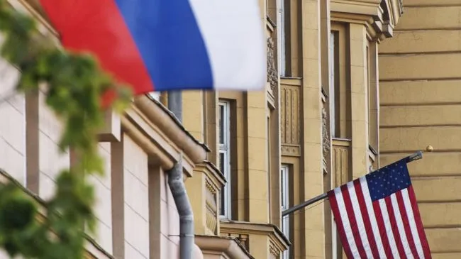 Экс-постпред США при ООН призвал сотрудничать с Россией