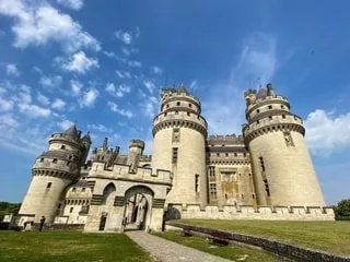 « Il culpabilisait beaucoup » : un Canadien rend au château de Pierrefonds ce qu’il avait volé il y a 50 ans