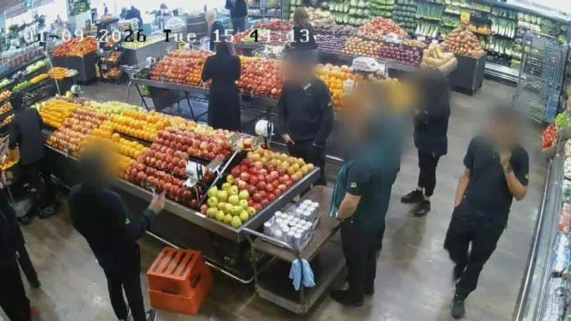 IGA calls out Woolworths after workers scope out grocer