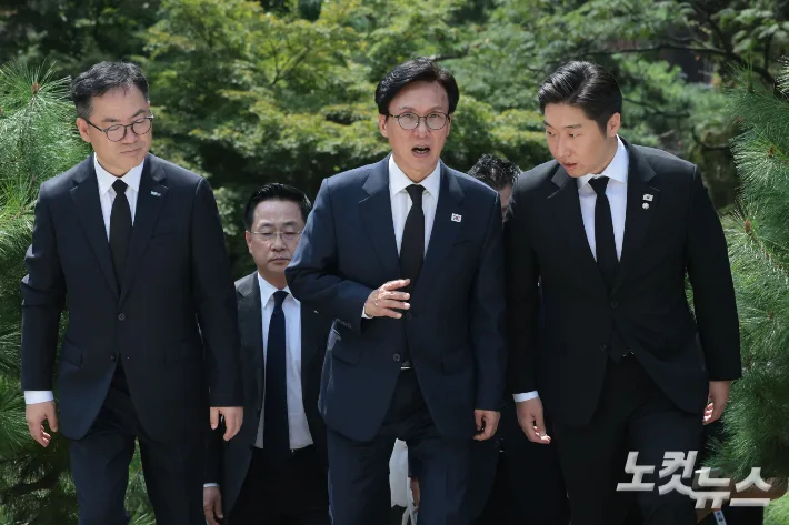 김민석 지도부, 첫 일정 부산…봉하·평산까지 'PK 종일 행보'