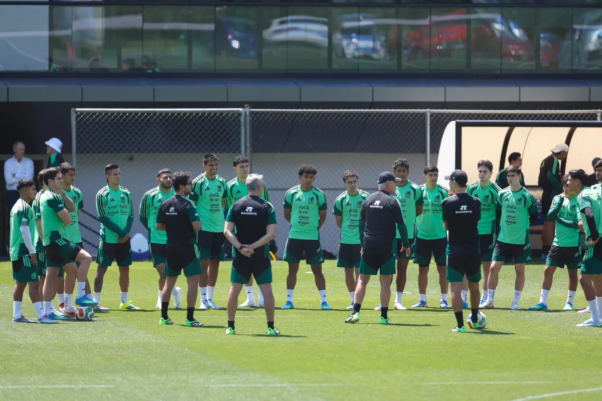 Selección Mexicana anuncia baja inesperada tras la primera convocatoria de Rafa Márquez