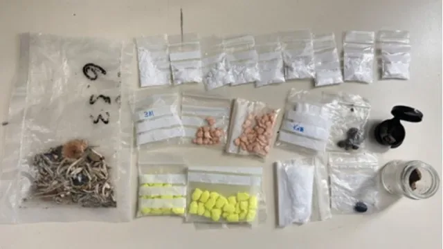 Três detidos em Lisboa por venderem droga que recebiam por correio