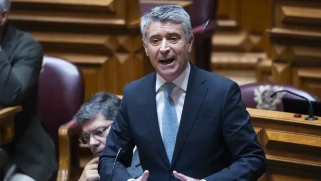 Carneiro questiona verbas para pós-PRR e acusa Governo de insensibilidade