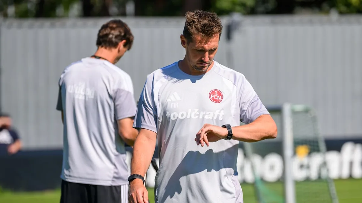 Was jetzt nicht geändert werden darf - Irrer Uhrzeit-Tick von Klose