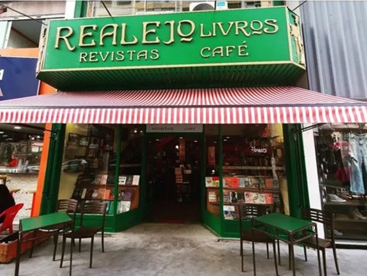 Realejo Livros inaugura o parklet Banco Vermelho pelo Feminicídio Zero