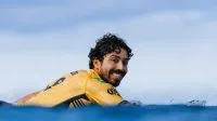 Concurso fotográfico de surfe atrai grande público na Praia de Grumari