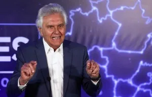 Caiado diz que Lula e Flávio deveriam perder registro por faltar a debate