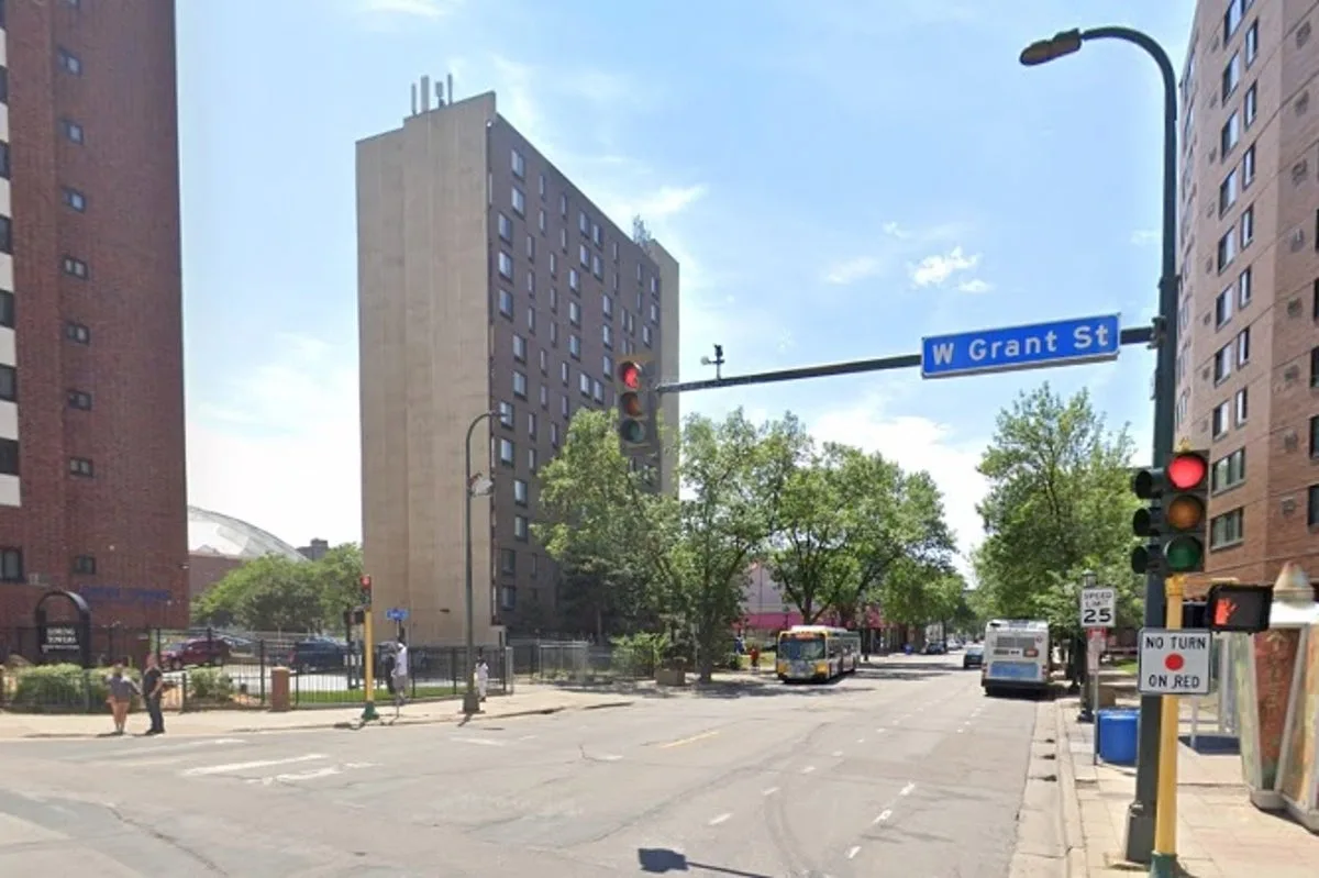 1 killed and 6 injured in apartment block shooting in downtown Minneapolis