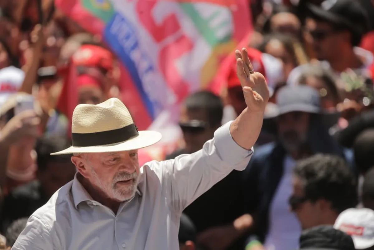 Lula critica determinação do TSE que suspende canal de Janones: "Absurdo"