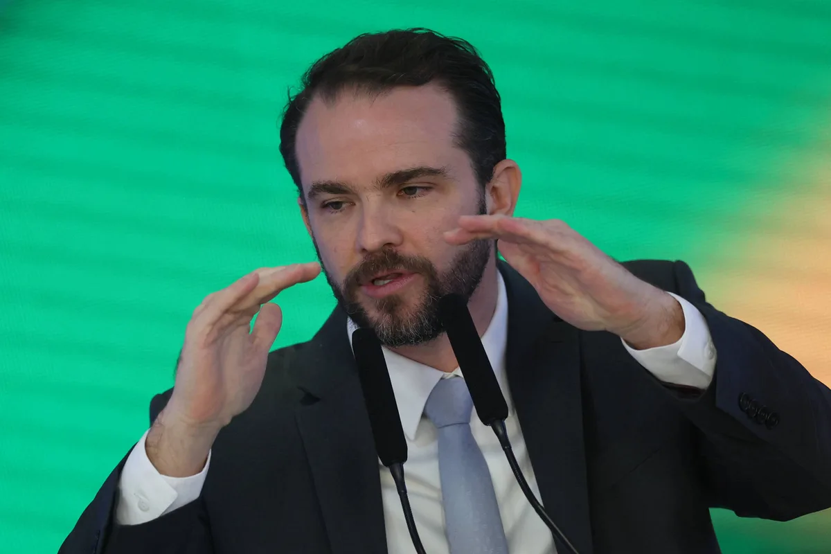 Governo analisará uso da reciprocidade com 'muita cautela e responsabilidade', diz Durigan