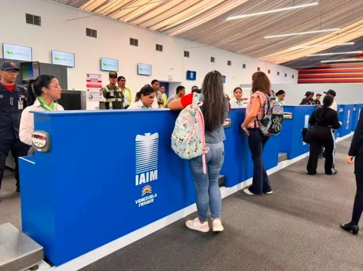 Vuelos nacionales e internacionales reanudan operaciones en Maiquetía este martes primero de septiembre