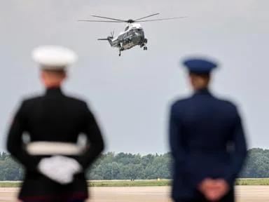 Marine One loses communication with ATC again