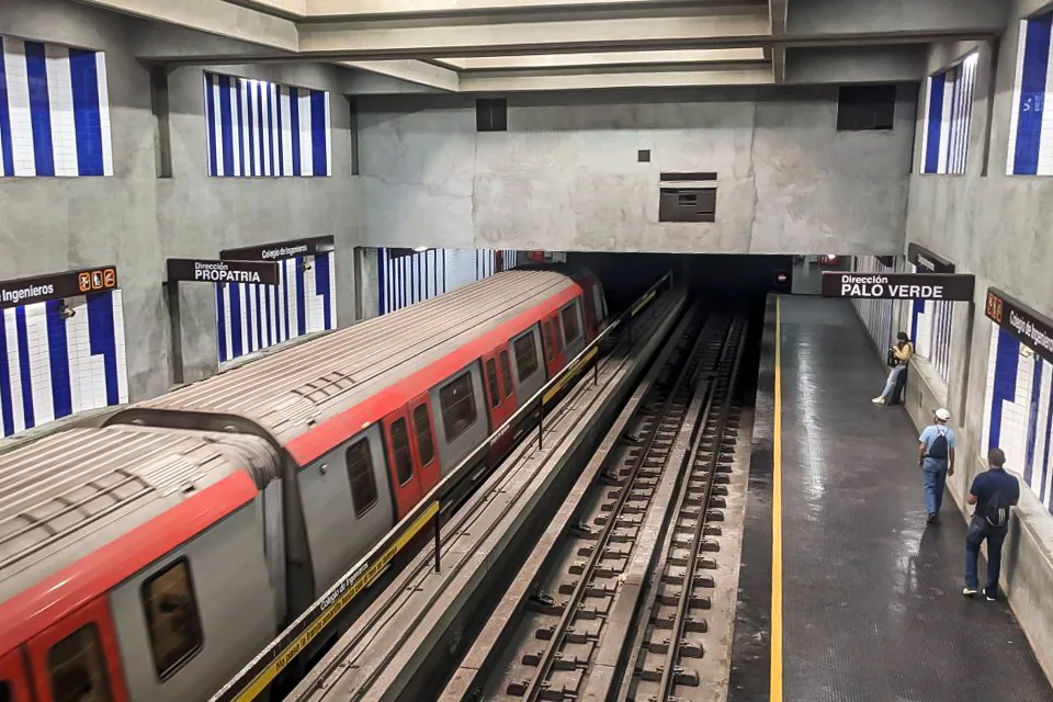 Metro de Caracas evalúa medidas de ahorro energético