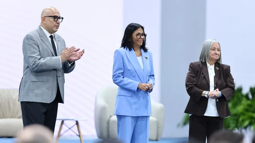 Delcy Rodríguez encabezó entrega del Premio Nacional de Periodismo, estos fueron los ganadores