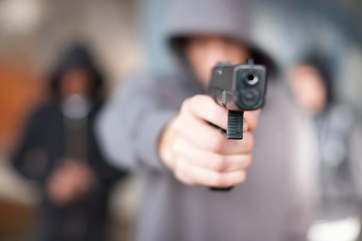 Cárteles mexicanos consiguen armas en EEUU: jóvenes admiten venderlas al crimen organizado, revela el NYT