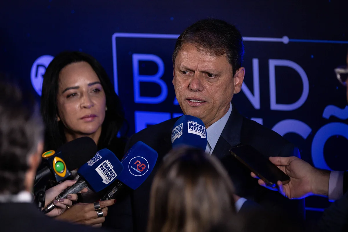 Tarcísio abre campanha em Osasco ao lado do Podemos, partido em ascensão em São Paulo