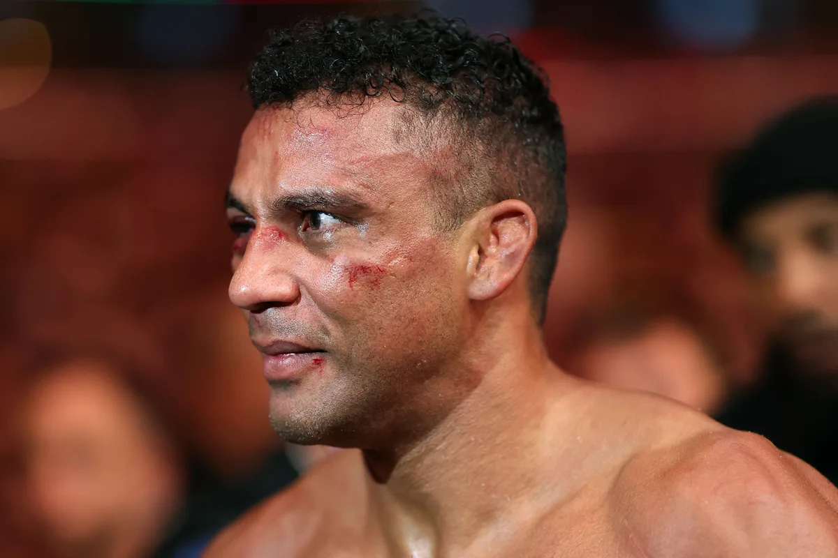 Edson Barboza anuncia aposentadoria após ser nocauteado no UFC