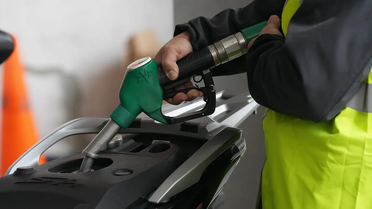 La gasolina más barata y más cara de Madrid, Barcelona y otras ciudades este 19 de agosto