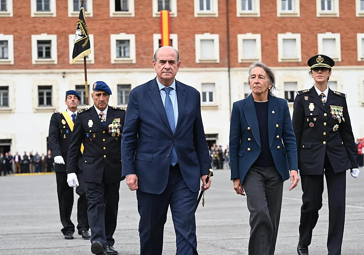 El Gobierno pide a la Ertzaintza «reforzar la cooperación» tras no informar sobre los dos radicales detenidos por terrorismo